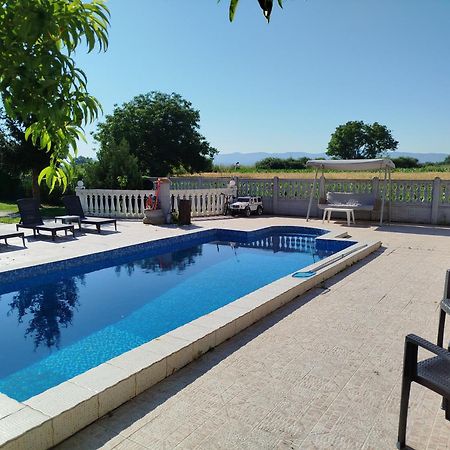 V & V Villa Lalince Bagian luar foto