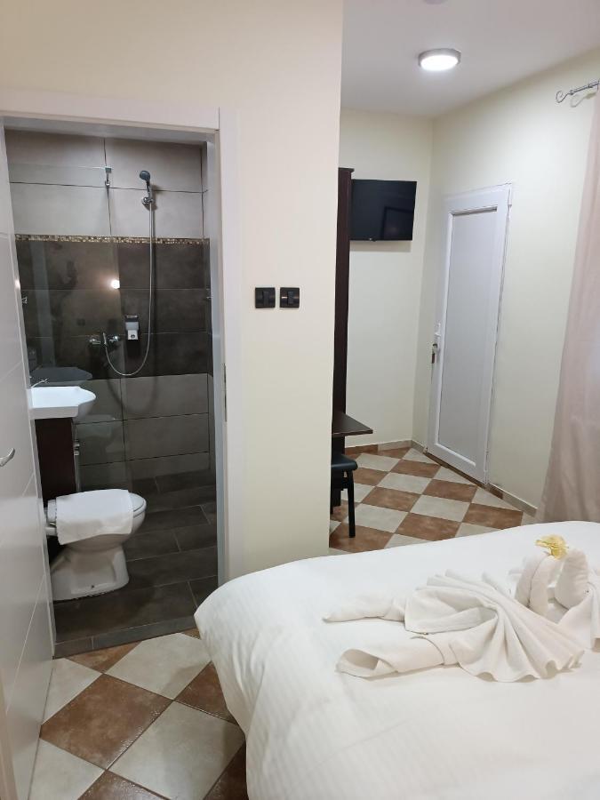 V & V Villa Lalince Bagian luar foto