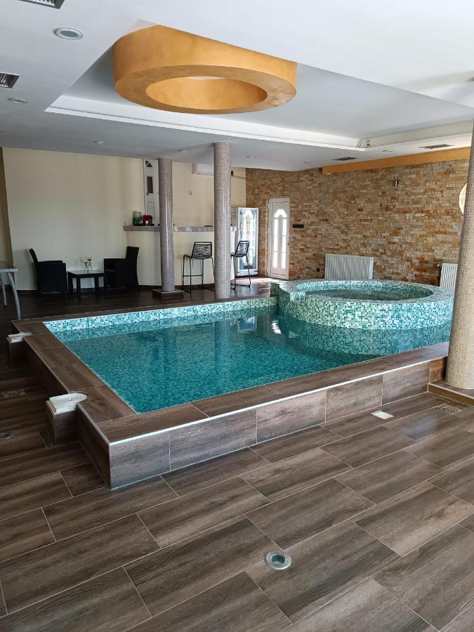 V & V Villa Lalince Bagian luar foto